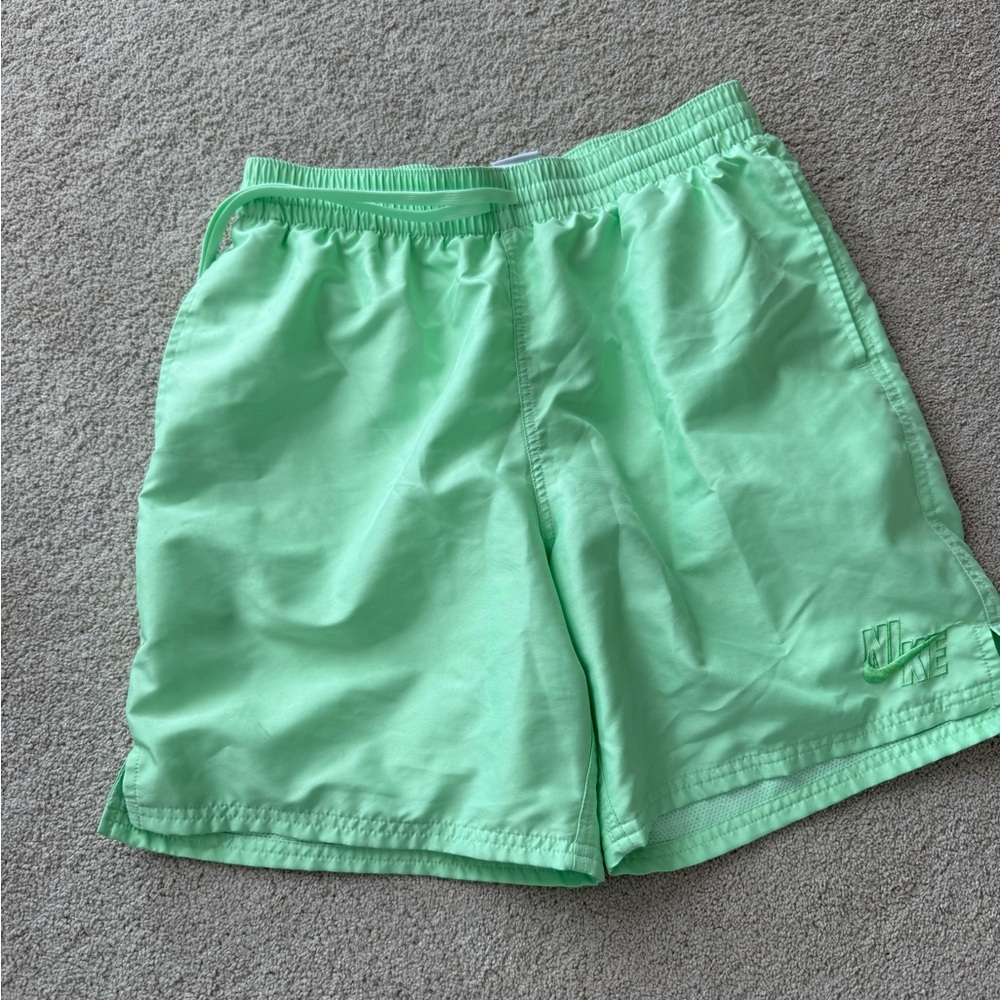 Nike Men's Athletic Shorts swimsuit trunks Mint Green size medium